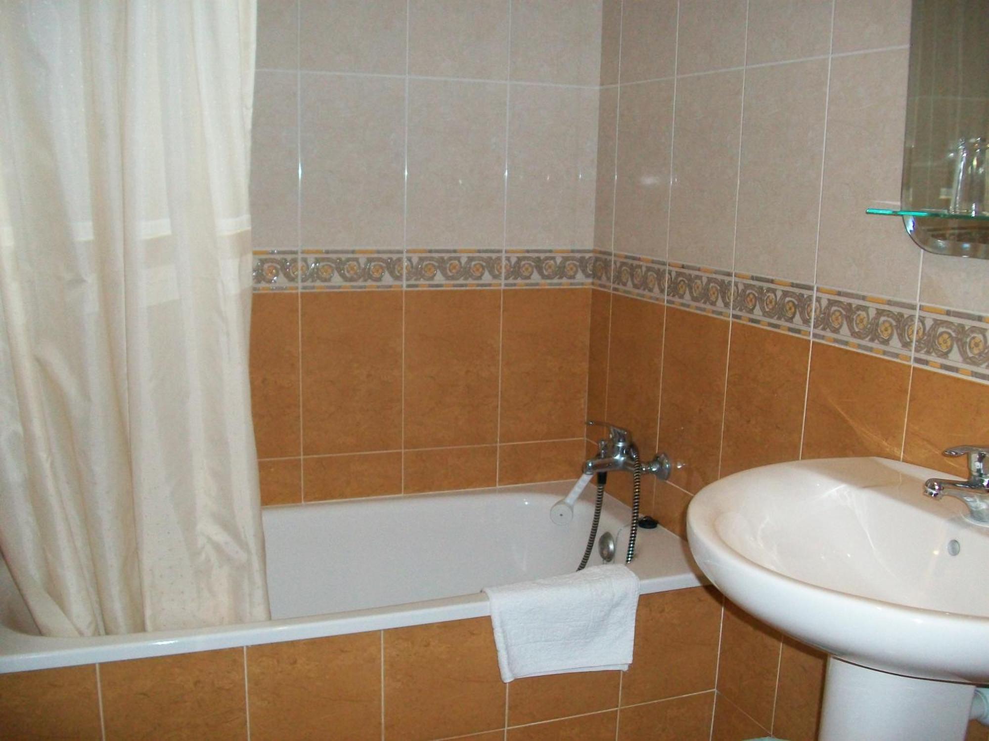 Pension Paseo Real Cangas de Onis Exterior photo